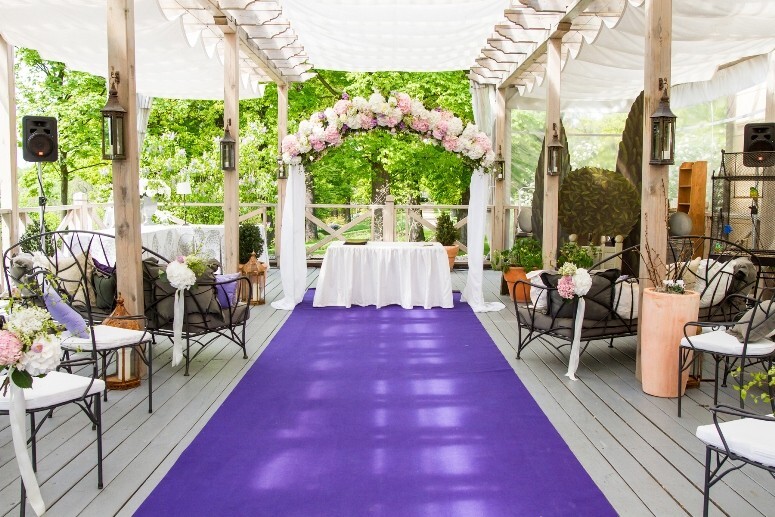 Wedding in Prague Spring Chateau