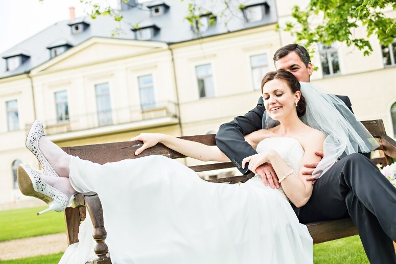 Wedding in Prague Spring Chateau